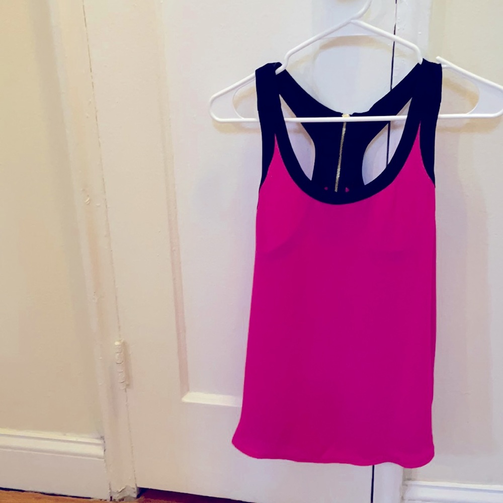 I’m selling this beautiful Express Top!